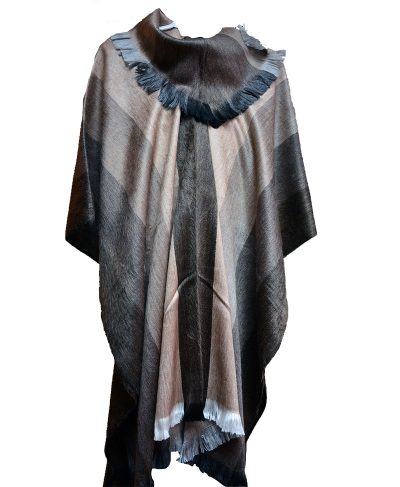 Equator poncho with collar brown