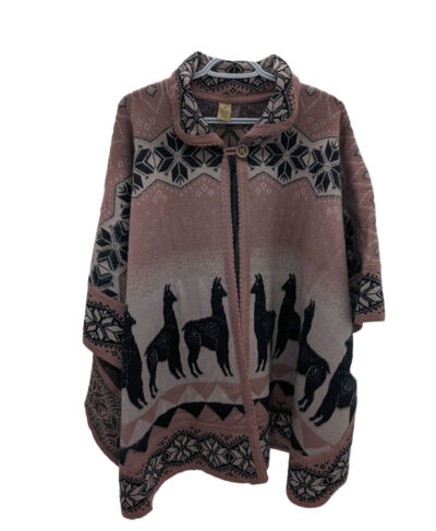 Alternative view of Cape Équateur Alpaga